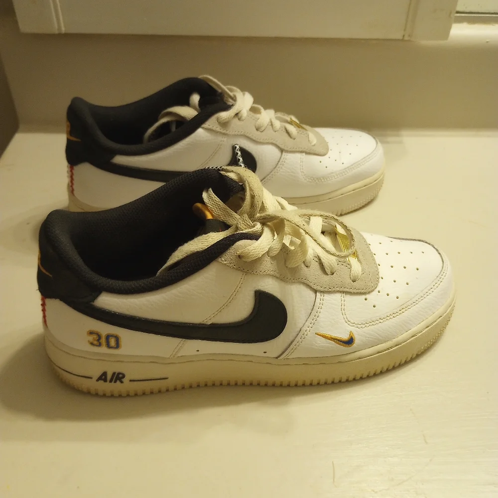 Nike Ken Griffey Jr. Air Force One '07 LV8 Jr & Sr. Youth Sneakers - Picture 3 of 15